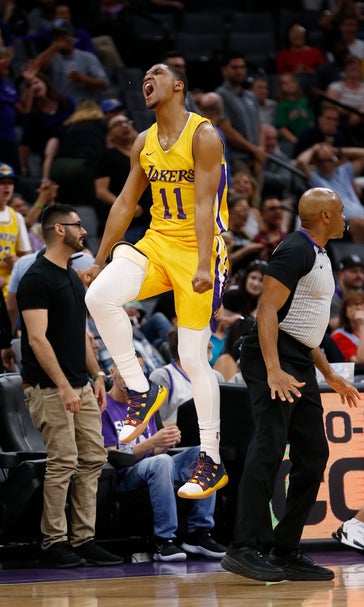 Norvell Jr.'s late 3 lifts Lakers to big comeback victory